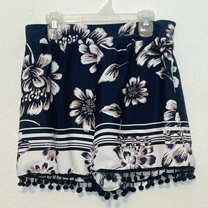 Band of Gypsies Floral Blue and White Pom Pom Shorts Medium